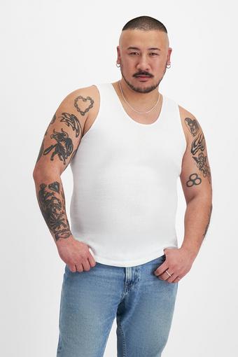 Chesty (White)