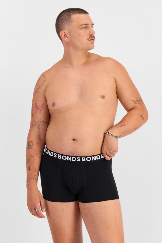 Jake (He/Him) wears size XL and is 195cm tall with 115.57cm chest and 106.68cm waist