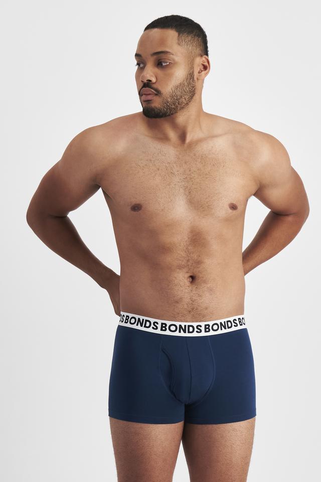 Jason (He/Him) wears size XL and is 194cm tall with 93cm chest and 113cm waist