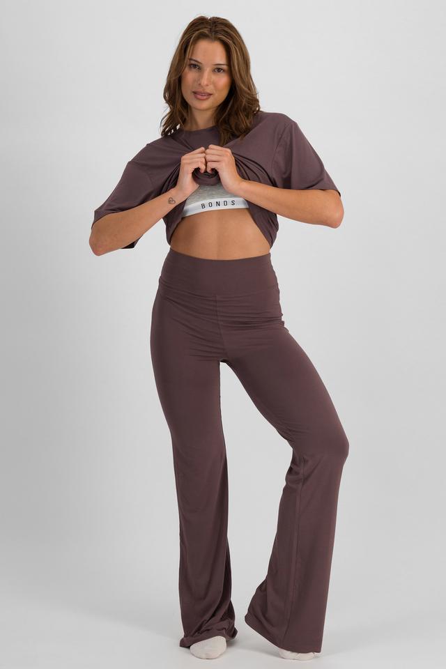 Melissa (She/Her) wears size S and is 169cm tall with 86cm chest and 66cm waist