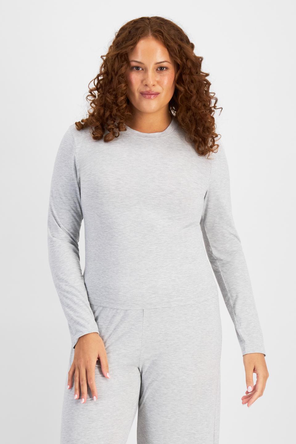 Cameron (She/Her) wears size L and is 179cm tall with 91cm chest and 74cm waist