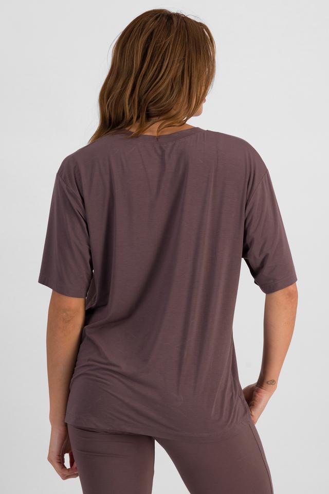 Melissa (She/Her) wears size S and is 169cm tall with 86cm chest and 66cm waist