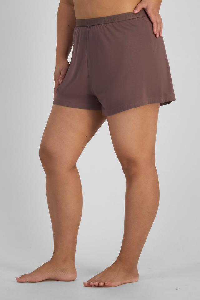 Chloe (She/Her) wears size L and is 165cm tall with 95cm chest and 78cm waist