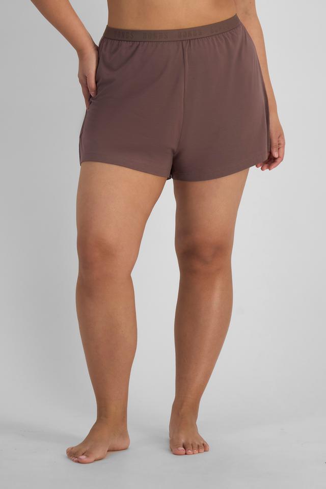 Chloe (She/Her) wears size L and is 165cm tall with 95cm chest and 78cm waist