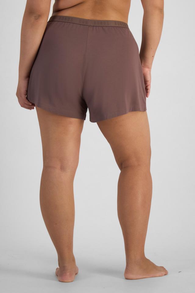 Chloe (She/Her) wears size L and is 165cm tall with 95cm chest and 78cm waist