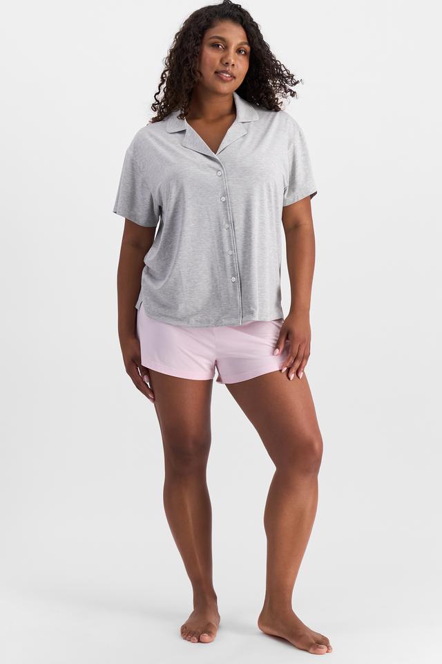 Camryn (She/Her) wears size S and is 106cm tall with 95cm chest and 74cm waist