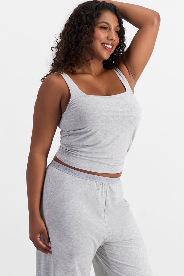 Camryn (She/Her) wears size S and is 106cm tall with 95cm chest and 74cm waist