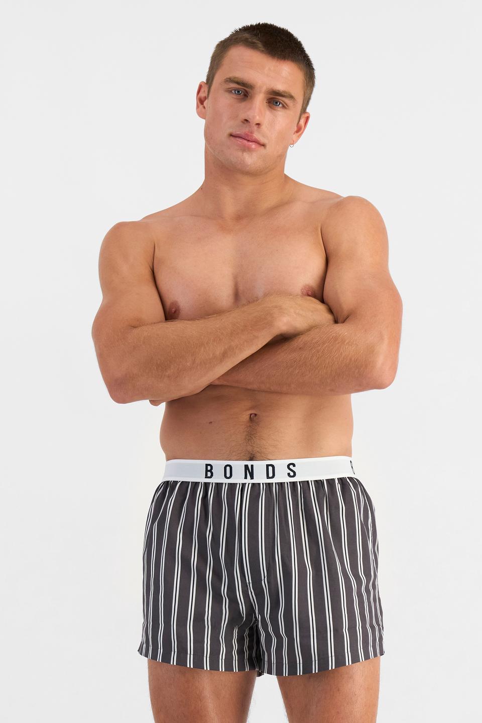 Charlie (He/Him) wears size M and is 183cm tall with 104cm chest and 85cm waist