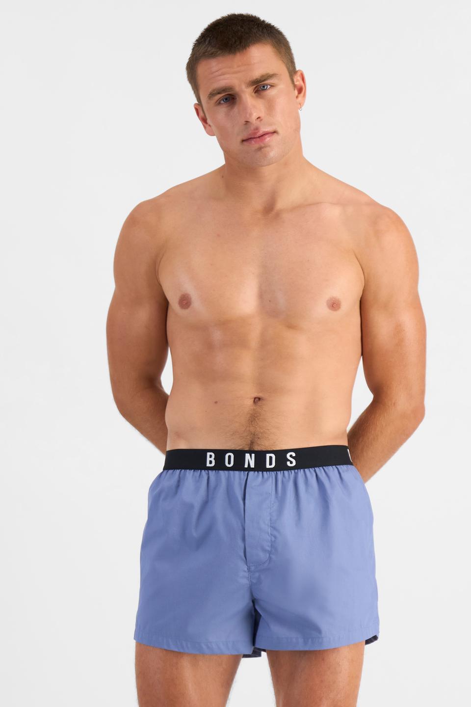 Charlie (He/Him) wears size M and is 183cm tall with 104cm chest and 85cm waist