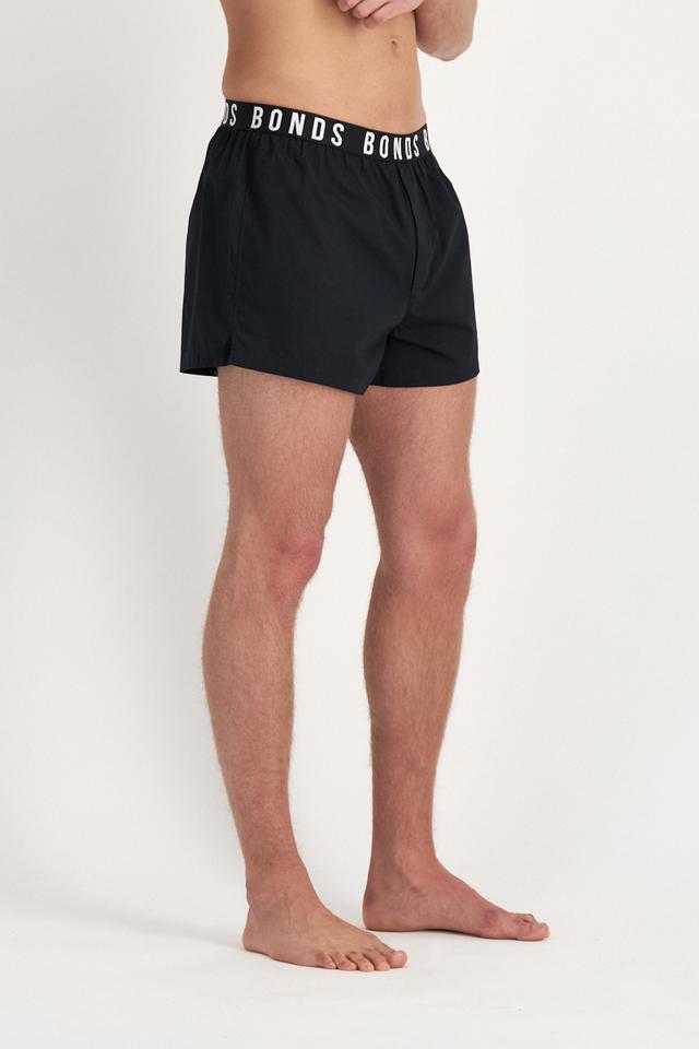 Max (He/Him) wears size Medium and is 189cm tall with 90cm chest and 73cm waist