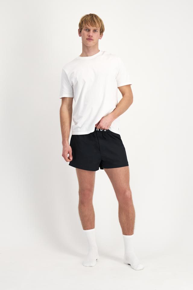 Max (He/Him) wears size Medium and is 189cm tall with 90cm chest and 73cm waist
