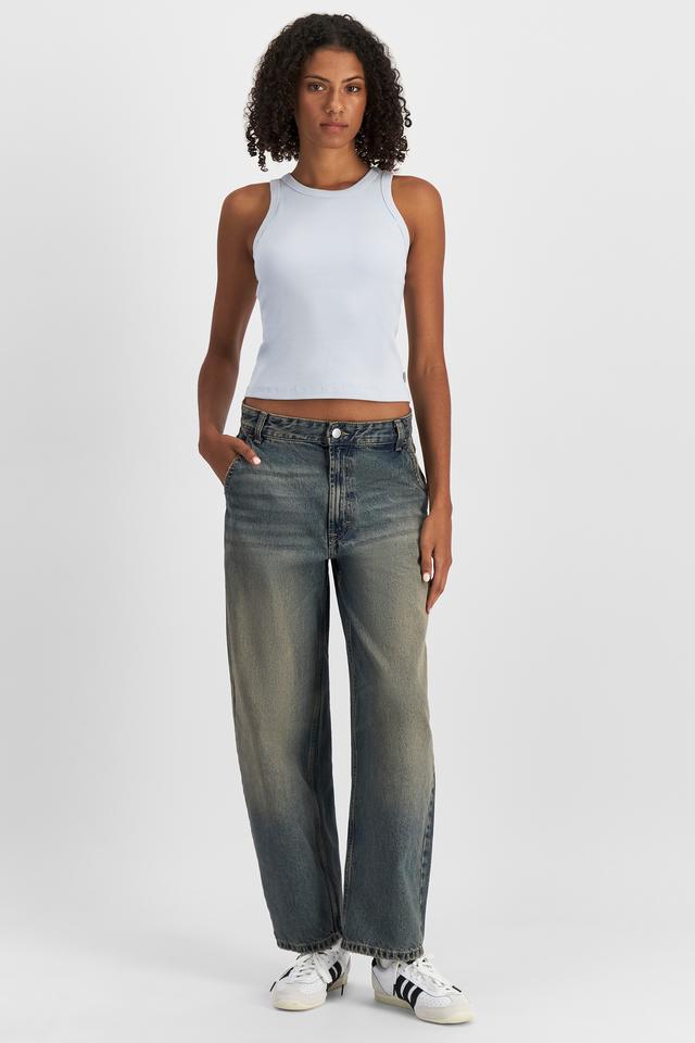 Norway (She/Her) wears size S and is 178cm tall with 82cm chest and 69cm waist