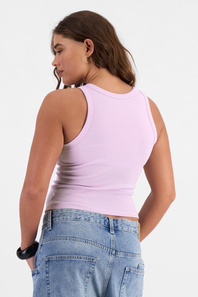 Olivia (She/Her) wears size S and is 176cm tall