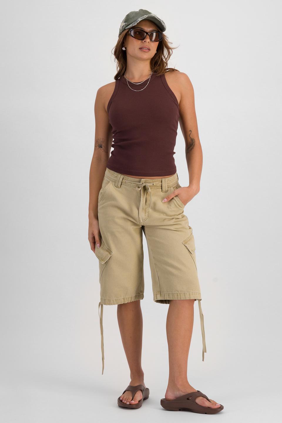 Melissa (She/Her) wears size S and is 169cm tall with 86cm chest and 66cm waist