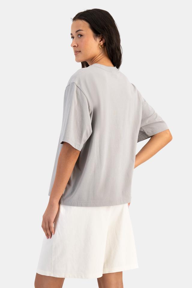 Sasha (She/Her) wears size S and is 175cm tall with 81cm chest and 64cm waist