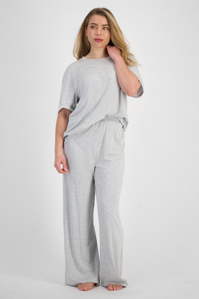 Sienna (She/Her) wears size S and is 164cm tall with cm chest and 71cm waist