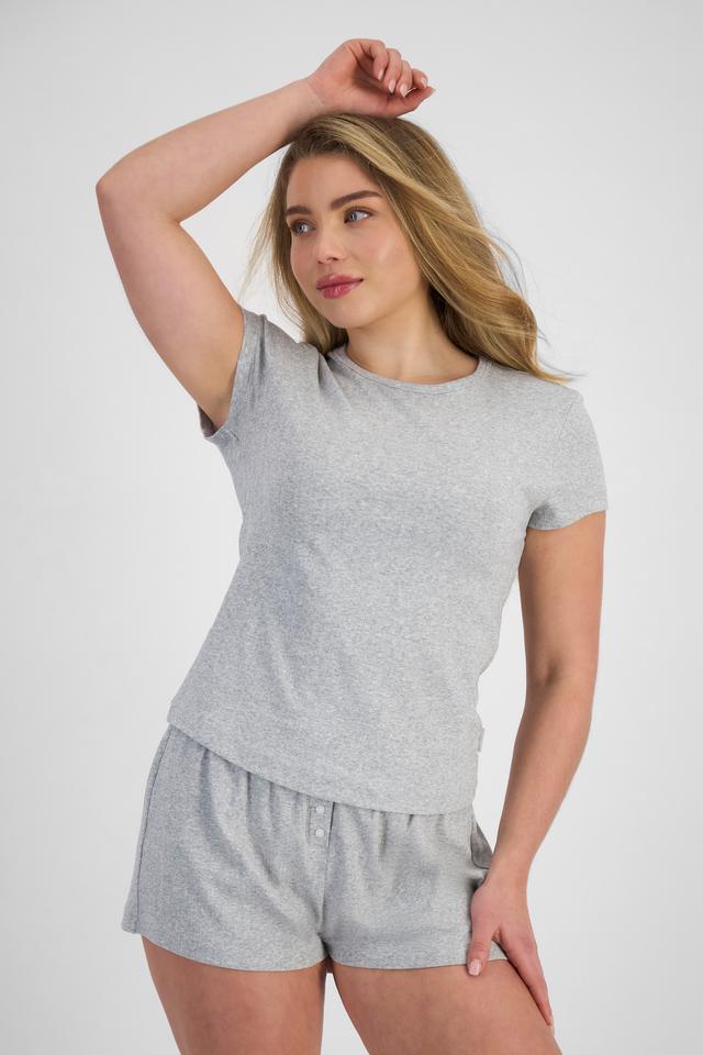 Sienna (She/Her) wears size S and is 164cm tall with cm chest and 71cm waist