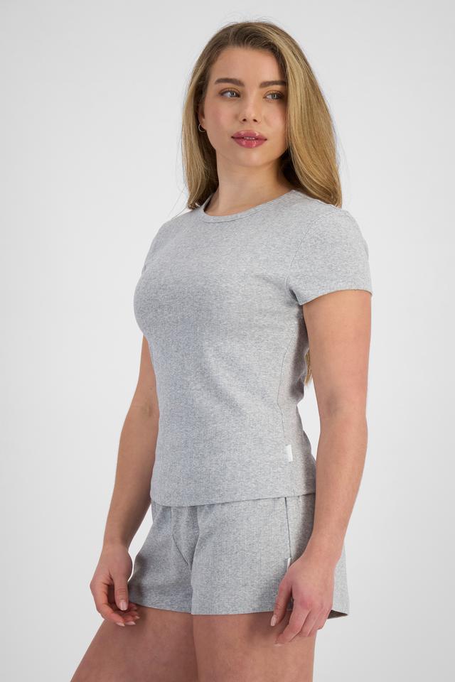 Sienna (She/Her) wears size S and is 164cm tall with cm chest and 71cm waist