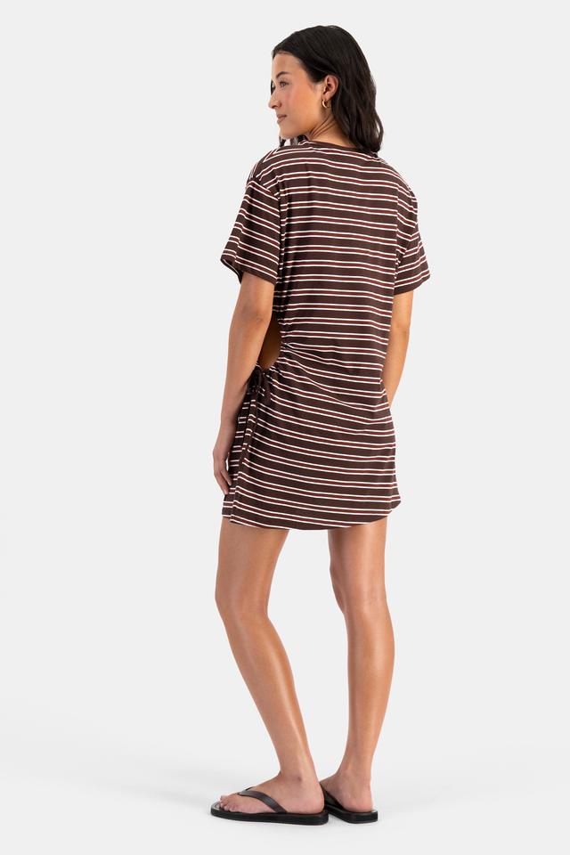 Sasha (She/Her) wears size S and is 175cm tall with 81cm chest and 64cm waist