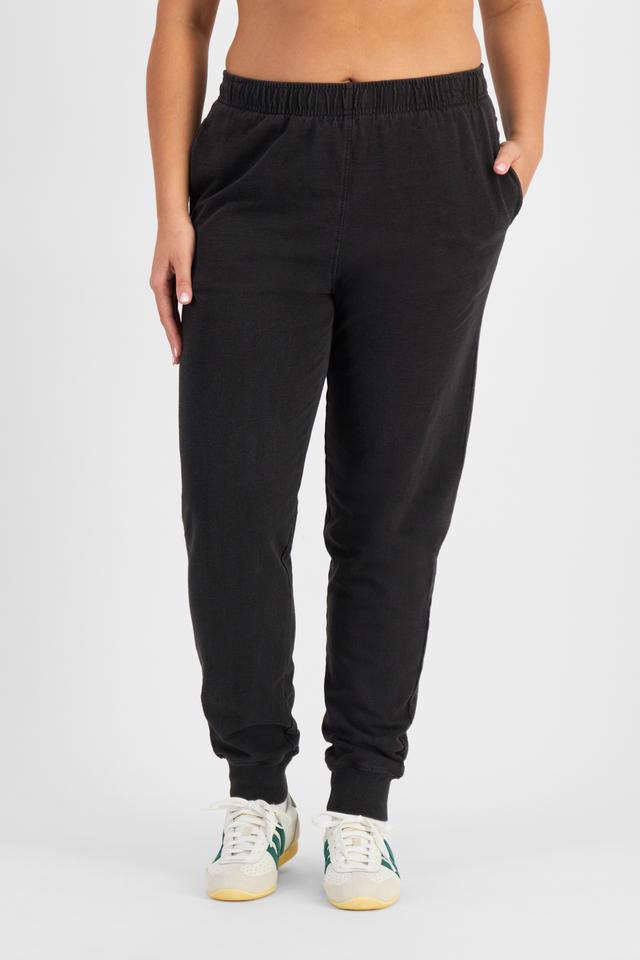 Cameron (She/Her) wears size L and is 179cm tall with 91cm chest and 74cm waist