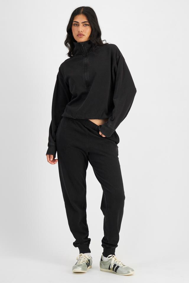 Tiana (She/Her) wears size S and is 176cm tall