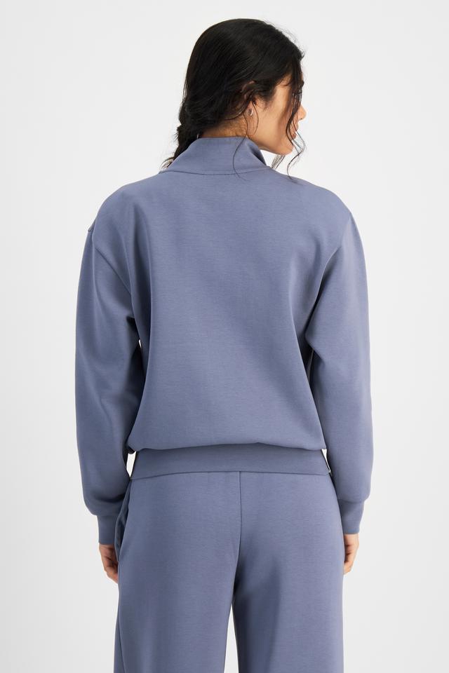 Tiana (She/Her) wears size S and is 176cm tall