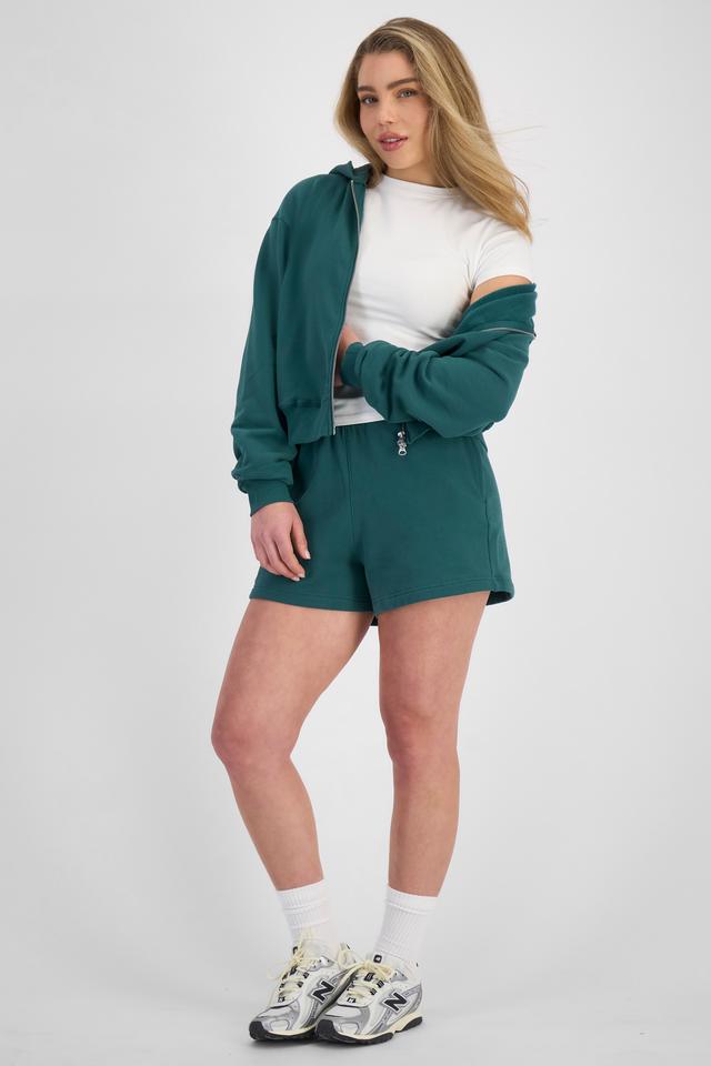 Sienna (She/Her) wears size S and is 164cm tall with cm chest and 71cm waist