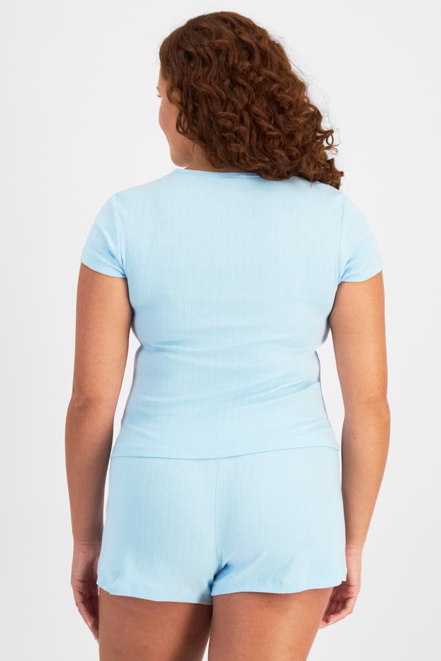 Cameron (She/Her) wears size L and is 179cm tall with 91cm chest and 74cm waist