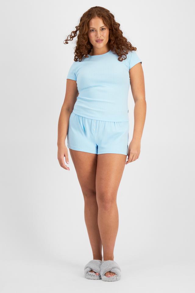 Cameron (She/Her) wears size L and is 179cm tall with 91cm chest and 74cm waist