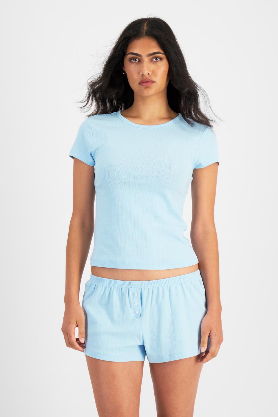 Tiana (She/Her) wears size S and is 176cm tall