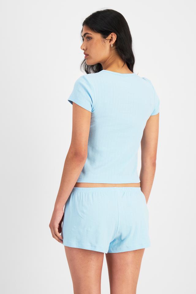Tiana (She/Her) wears size S and is 176cm tall