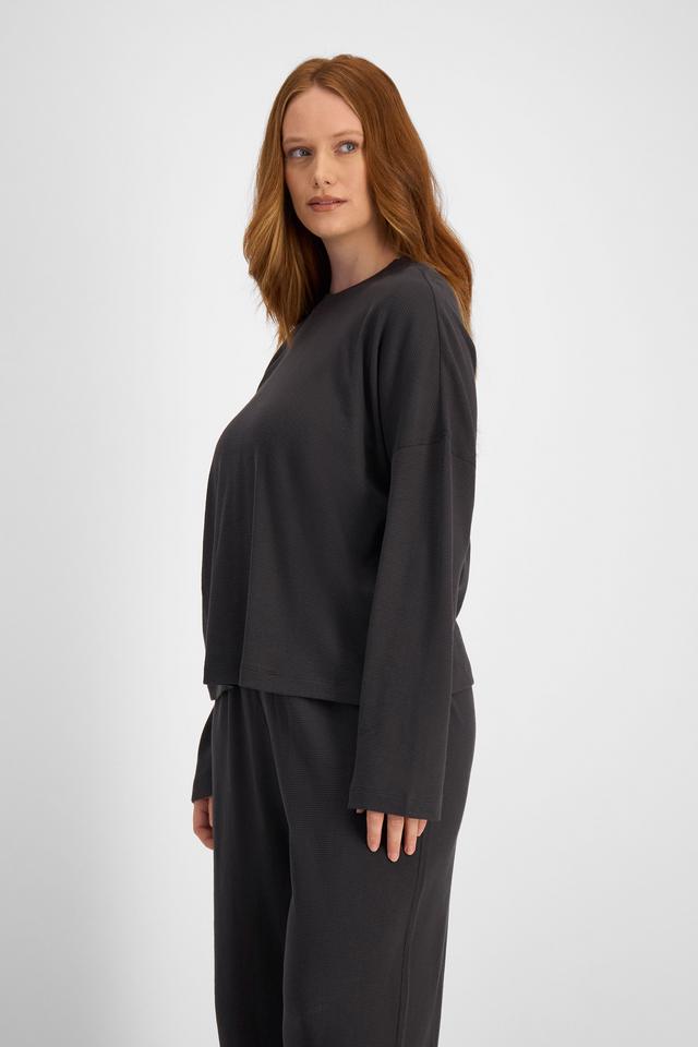 Martine (She/Her) wears size L and is 175cm tall with 82cm chest and 76cm waist