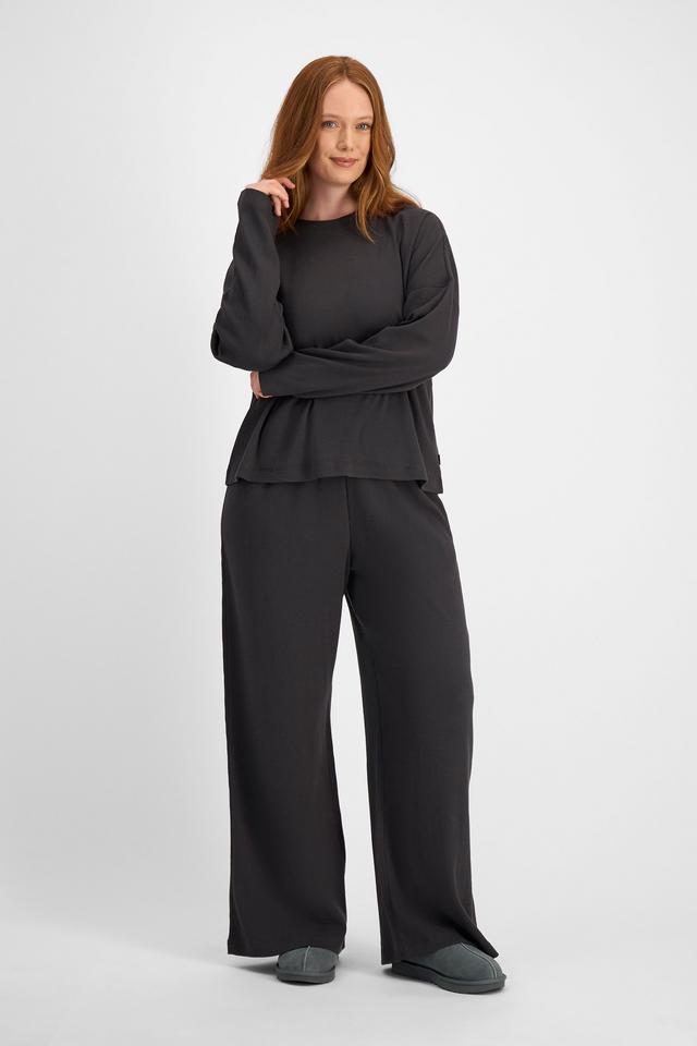 Martine (She/Her) wears size L and is 175cm tall with 82cm chest and 76cm waist