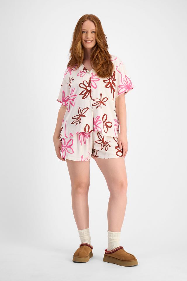 Martine (She/Her) wears size L and is 175cm tall with 82cm chest and 76cm waist