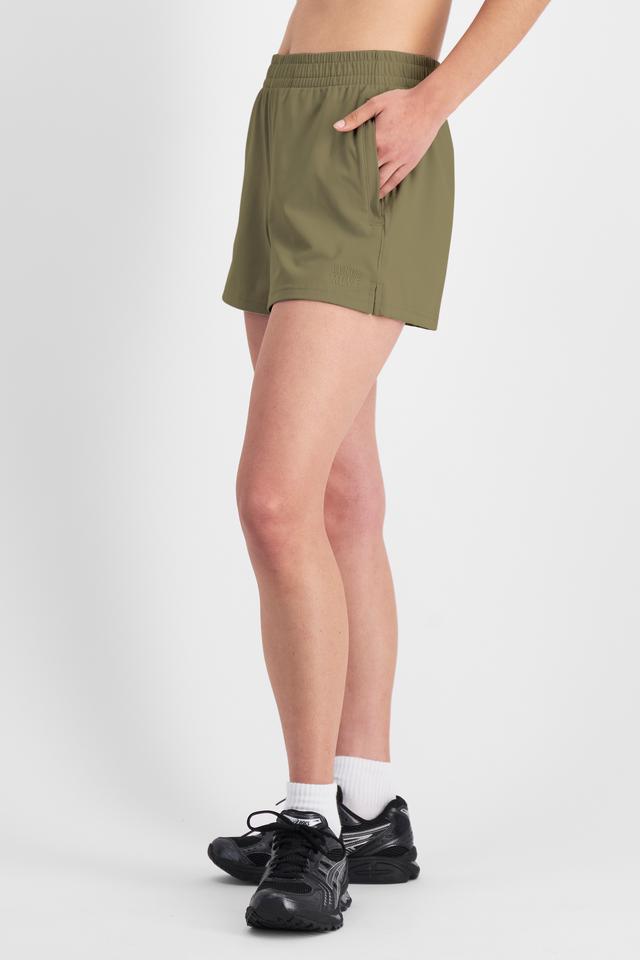 Tiana (She/Her) wears size S and is 176cm tall