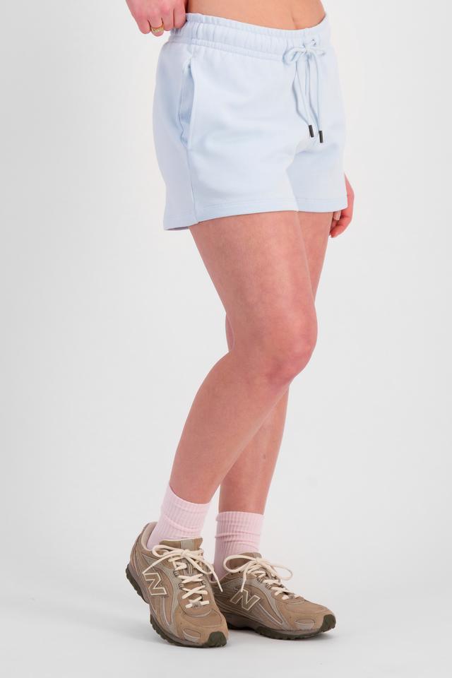 Sienna (She/Her) wears size S and is 164cm tall with cm chest and 71cm waist