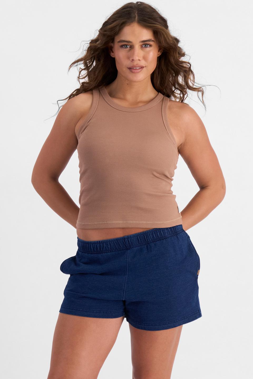 Olivia (She/Her) wears size S and is 176cm tall