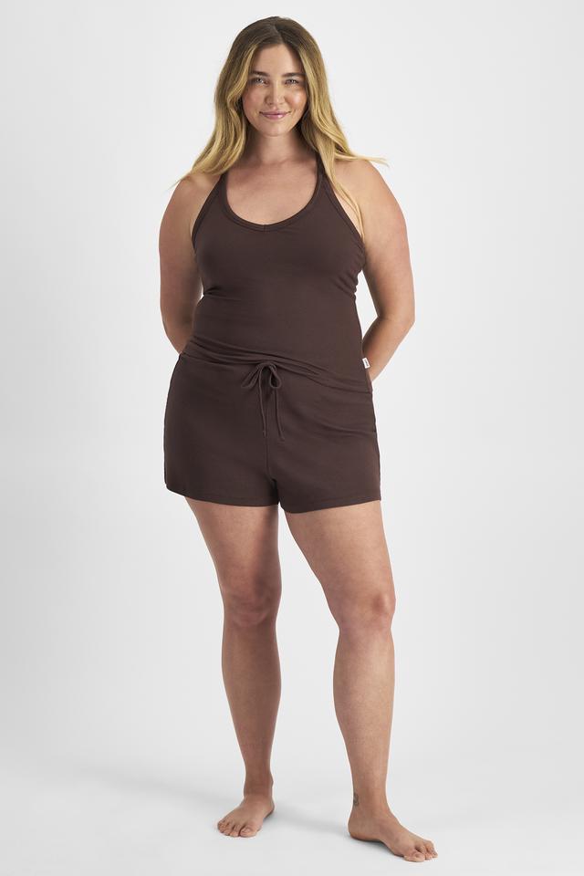 Chanel (She/Her) wears size L and is 176cm tall with 104cm chest and 89cm waist