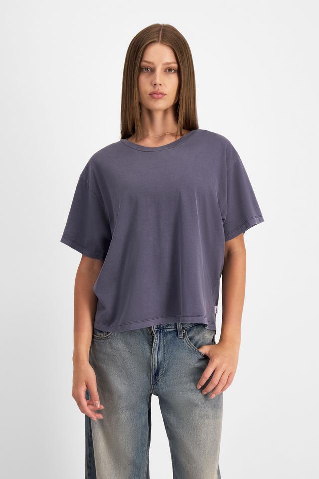 India (She/Her) wears size M and is 180cm tall with 88cm chest and 26cm waist