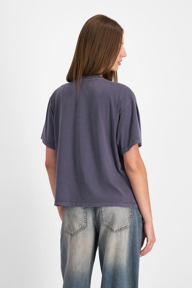 India (She/Her) wears size M and is 180cm tall with 88cm chest and 26cm waist