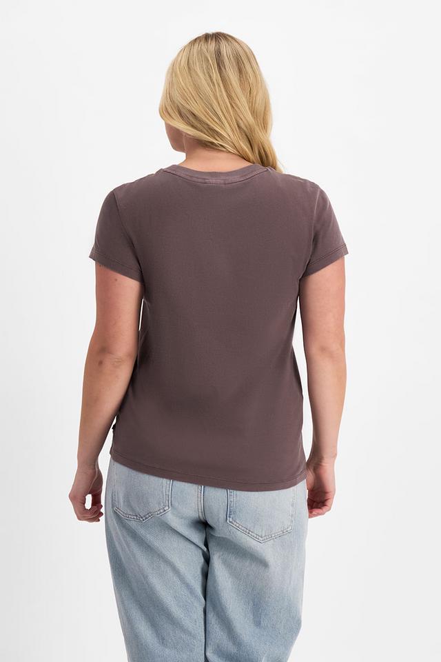 Zoe (She/Her) wears size L and is 170cm tall with 98cm chest and 85cm waist