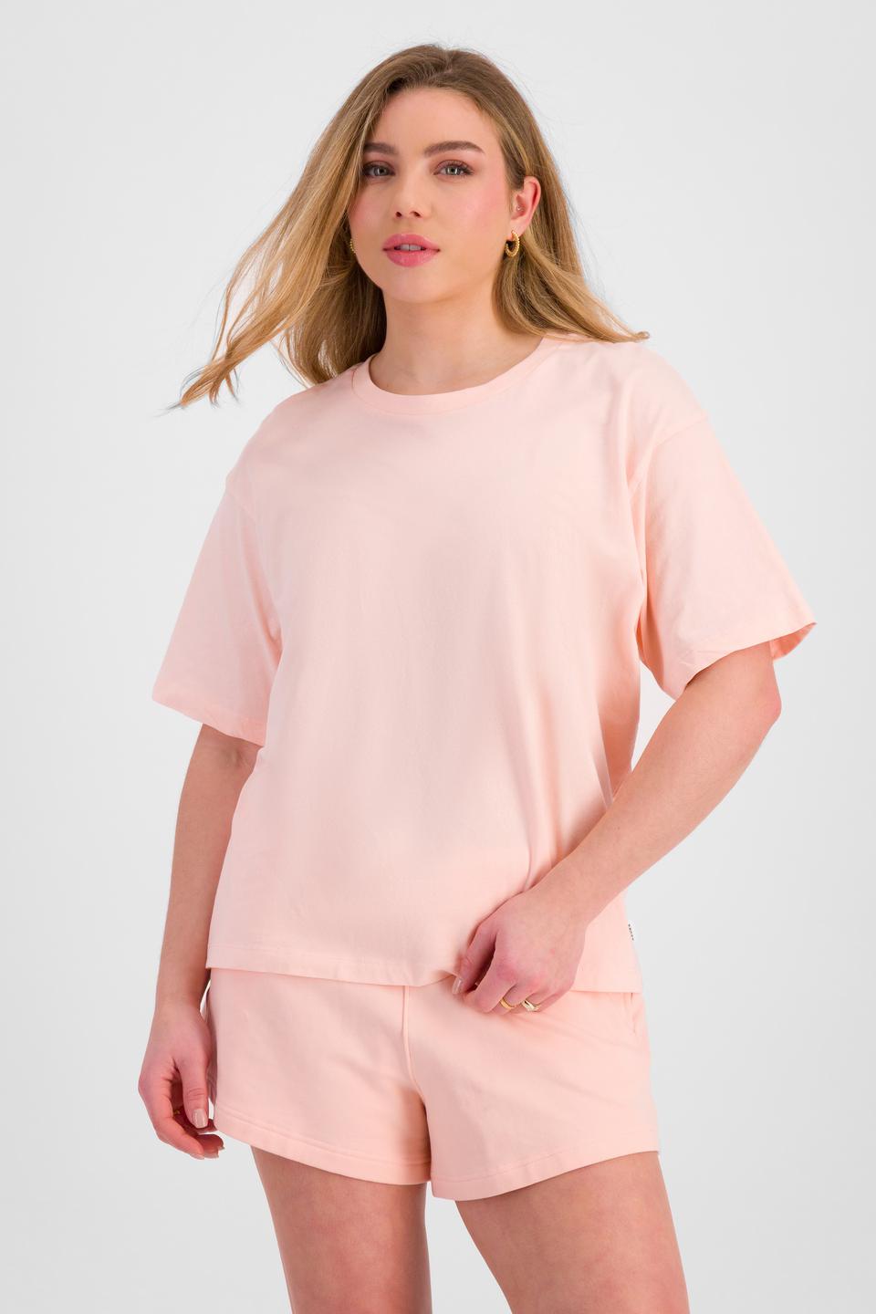 Sienna (She/Her) wears size S and is 164cm tall with cm chest and 71cm waist