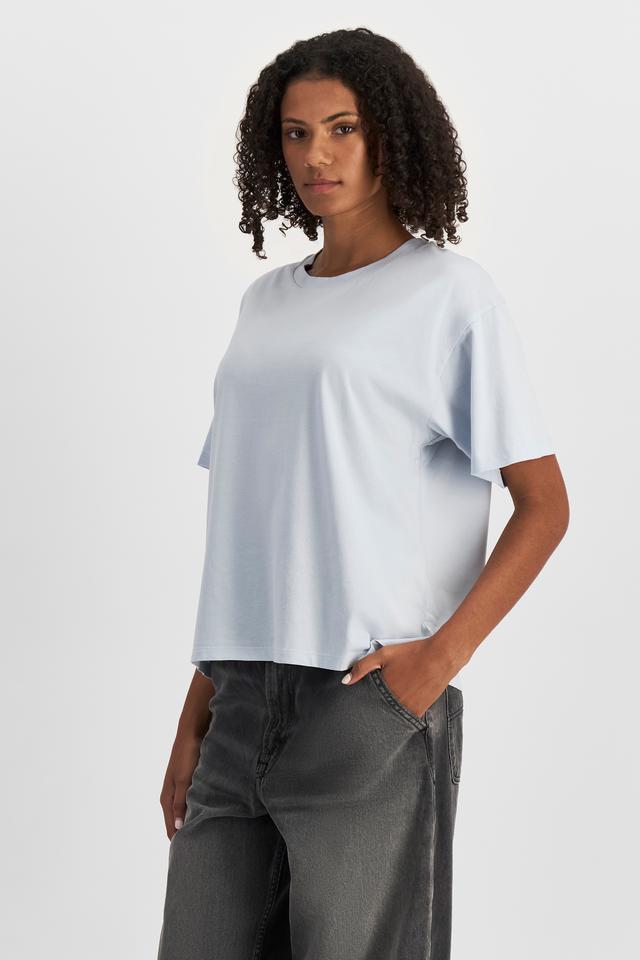 Norway (She/Her) wears size S and is 178cm tall with 82cm chest and 69cm waist