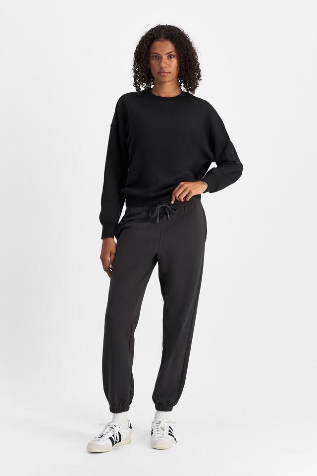Norway (She/Her) wears size S and is 178cm tall with 82cm chest and 69cm waist