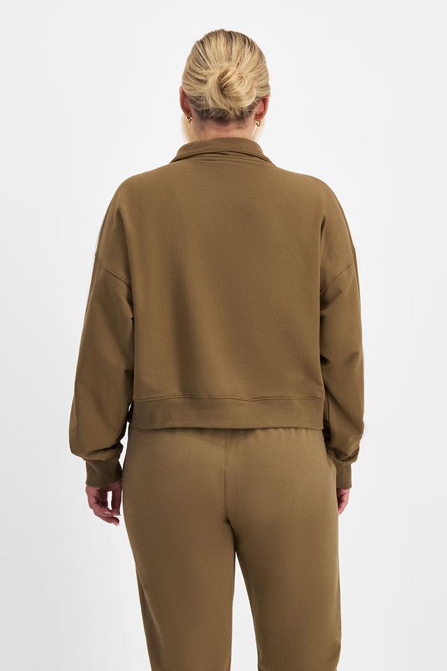 Zoe (She/Her) wears size Large and is 170cm tall with 98cm chest and 85cm waist