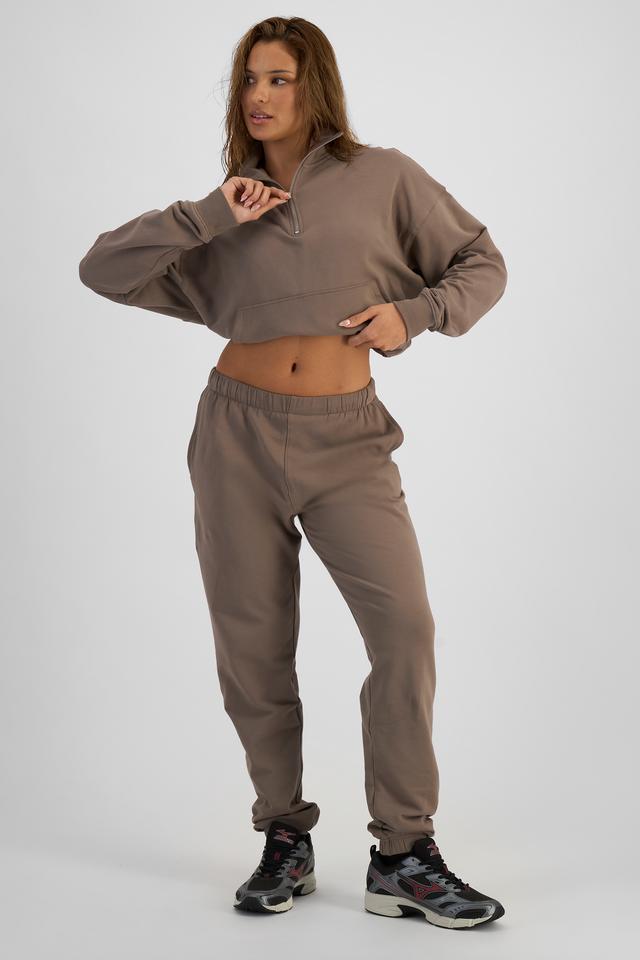 Melissa (She/Her) wears size S and is 169cm tall with 86cm chest and 66cm waist