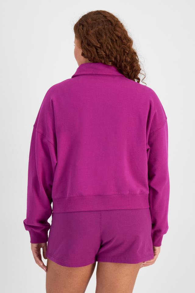 Cameron (She/Her) wears size L and is 179cm tall with 91cm chest and 74cm waist
