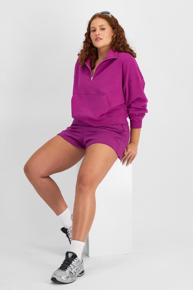 Cameron (She/Her) wears size L and is 179cm tall with 91cm chest and 74cm waist