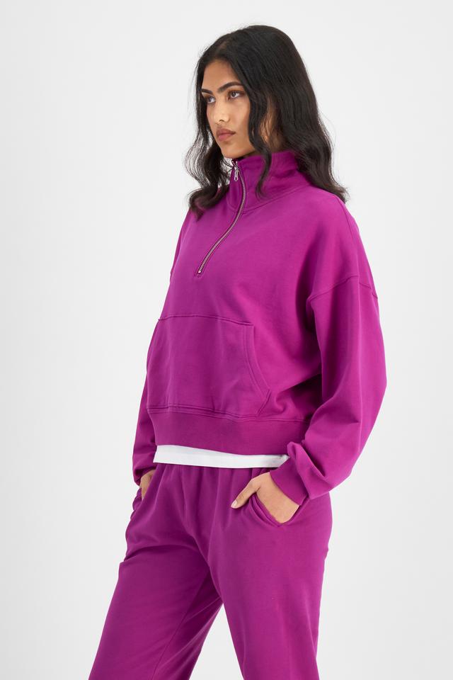Tiana (She/Her) wears size S and is 176cm tall