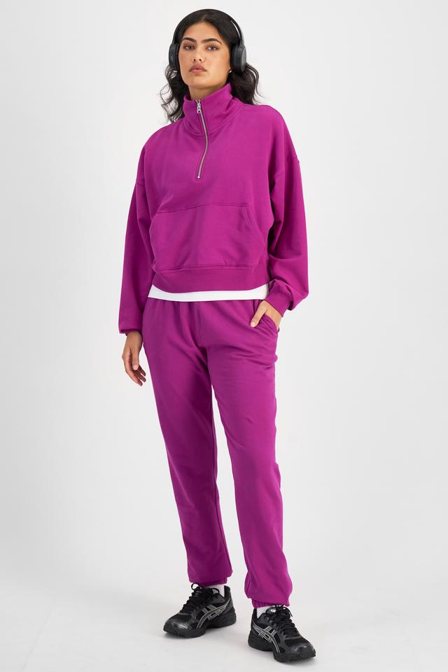 Tiana (She/Her) wears size S and is 176cm tall